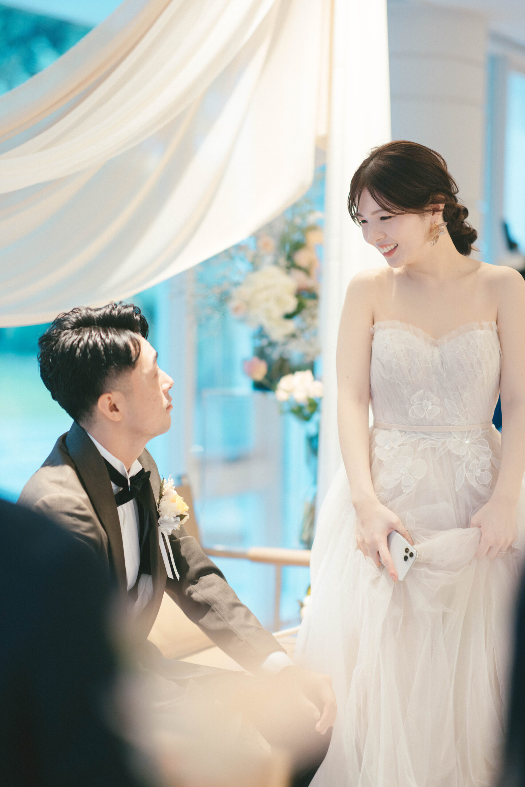 ザ トリート ドレッシング大阪店よりご紹介するササにおすすめのフラワーモチーフや繊細なチュールが美しいウェディングドレス