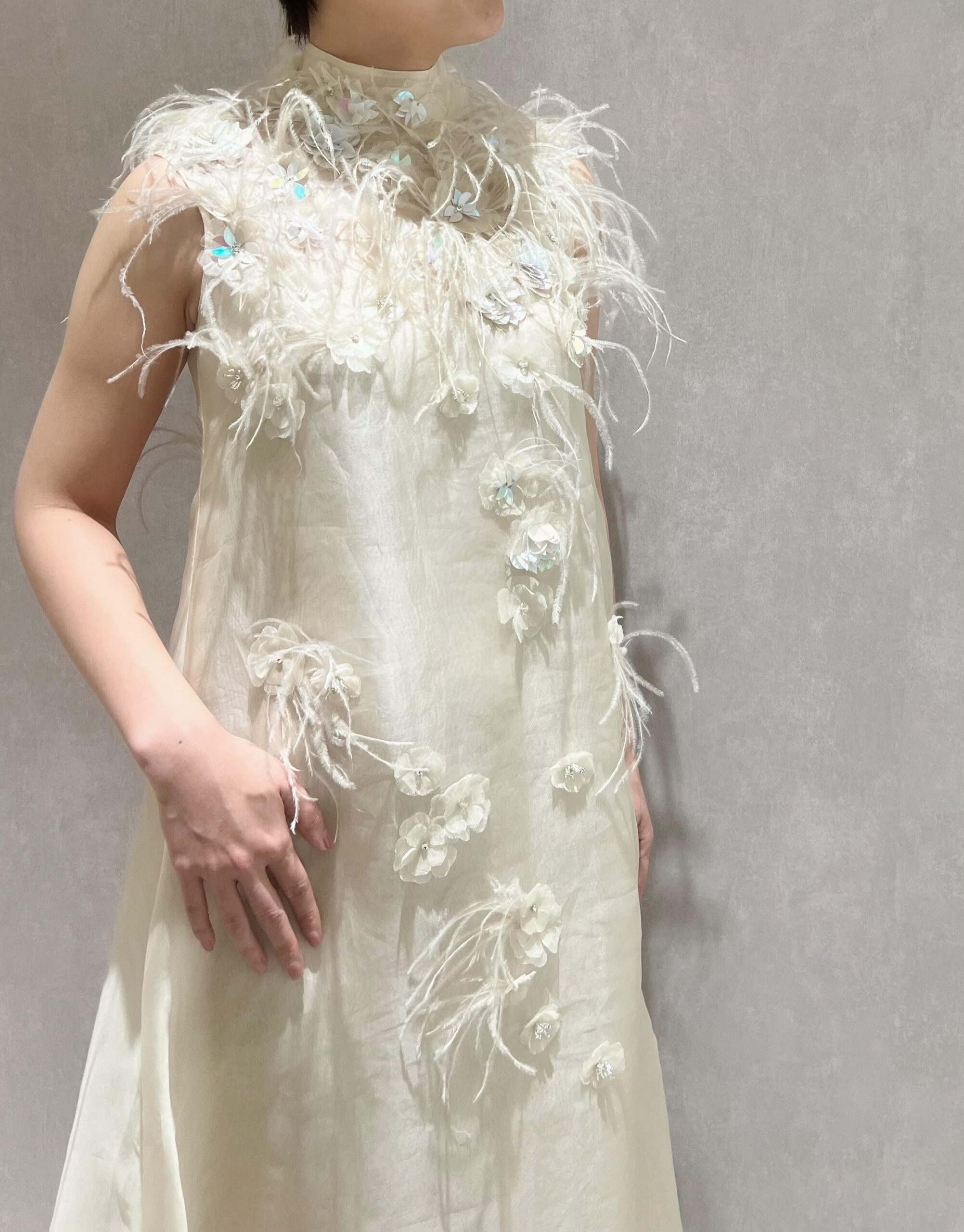 埼玉で人気の結婚式場ザマークグランドホテルの専属ドレスショップザトリートドレッシングの花嫁にお色直しでおすすめしたいお洒落なAラインのザ セカンド スキン コのウェディングドレス