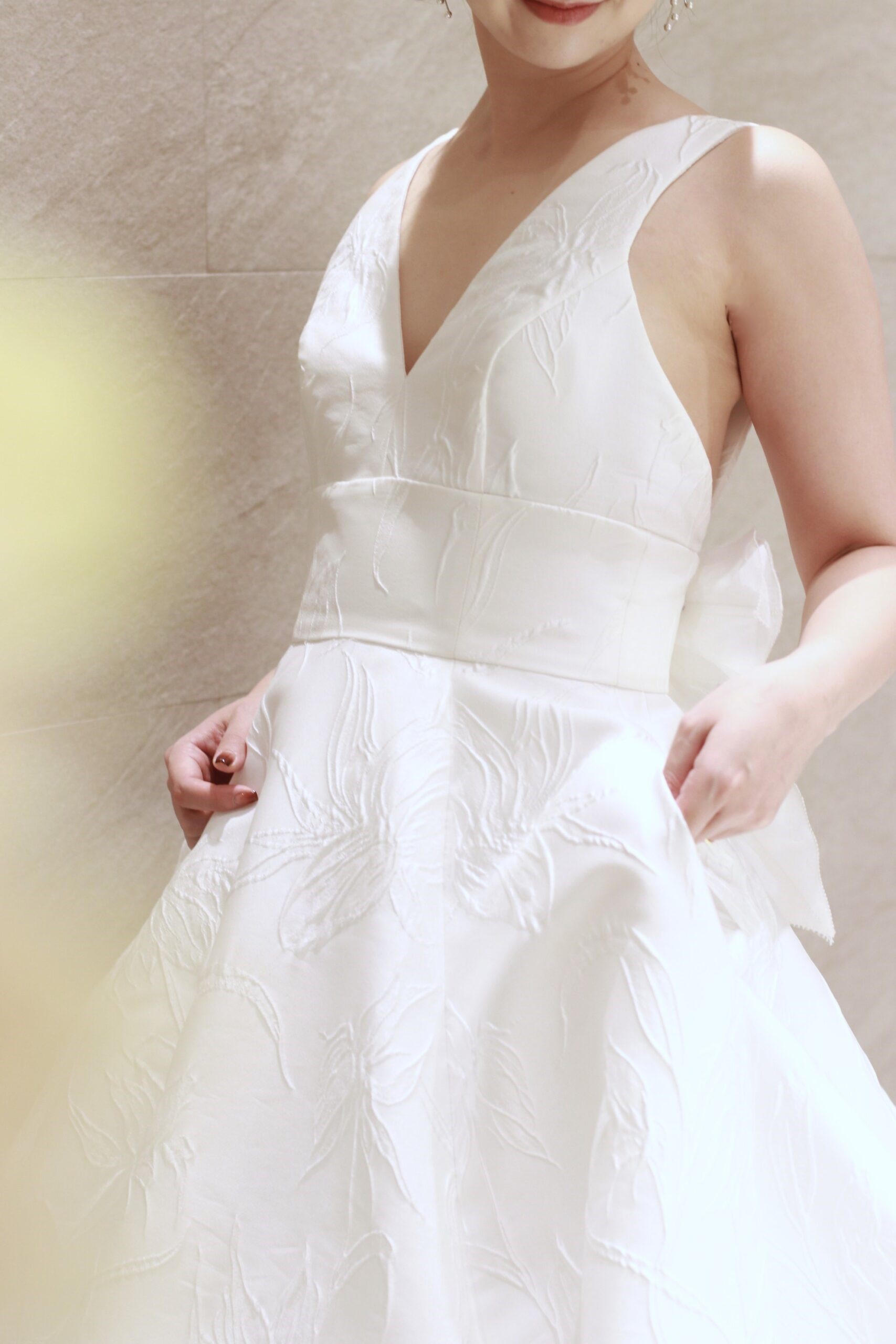 ザトリートドレッシングアディション店よりタイムレスな美しさが上質さを引き立てるアムサーラの新作ウェディングドレスをご紹介いたします