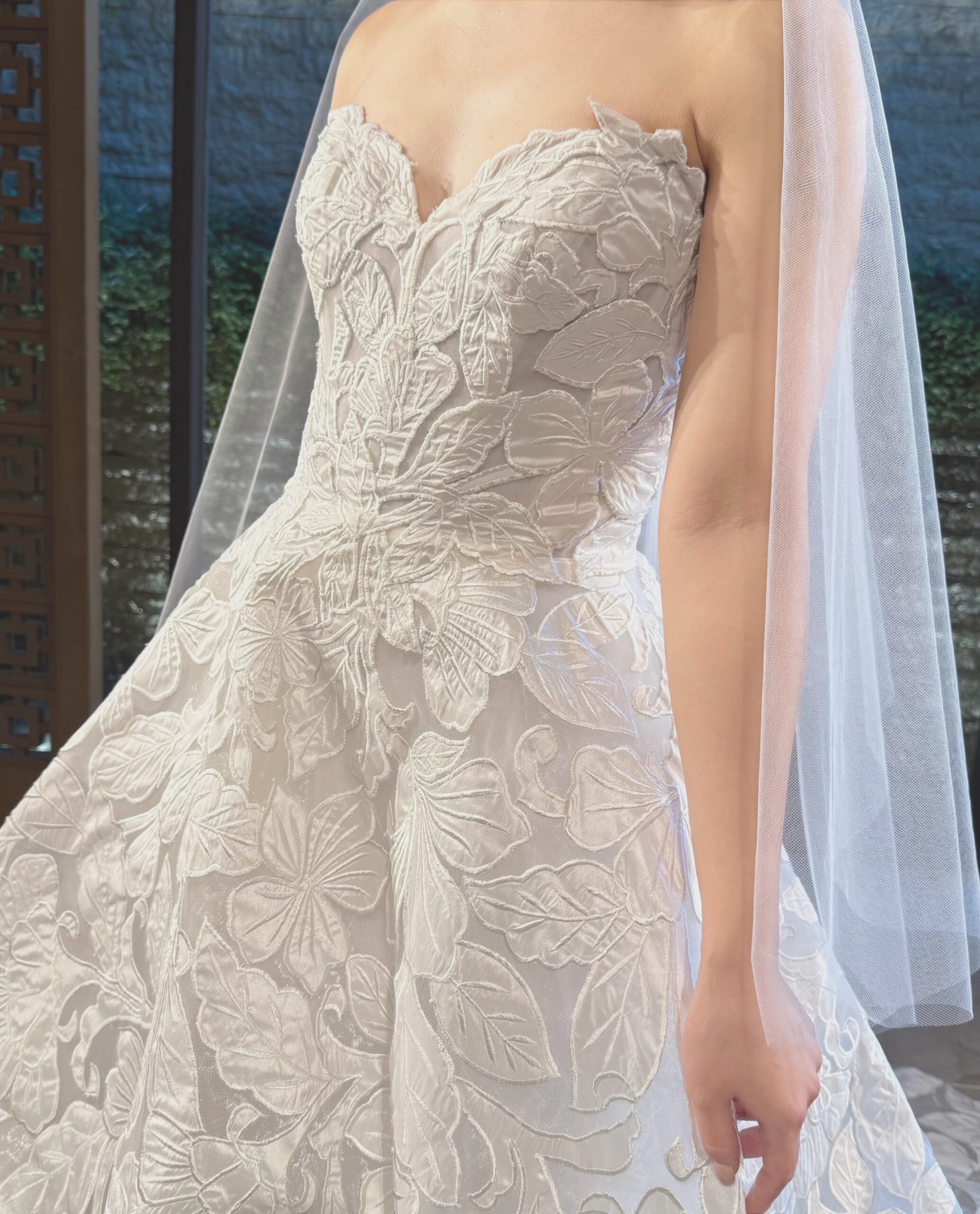 ウィズザスタイルにて結婚式を挙げられる花嫁におすすめの新作ウェディングドレスをご紹介いたします。