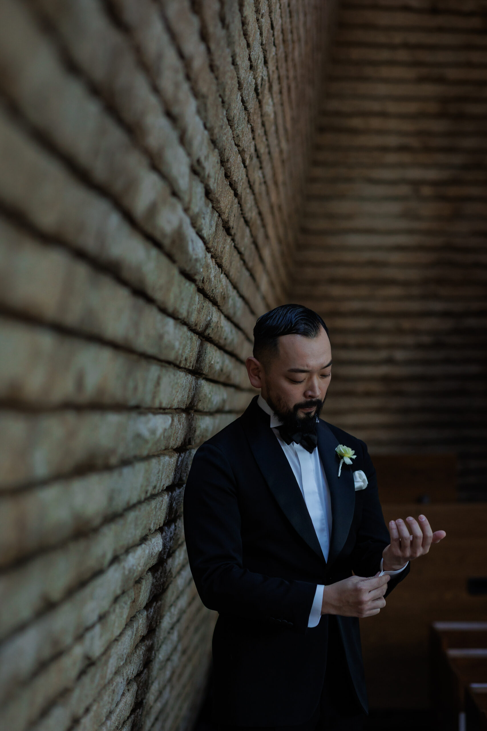 トリート ジェントルマンのブラックタキシード(ルシュマン)でコーディネートされた、ワンランク上のお洒落なタキシードスタイルをご紹介します