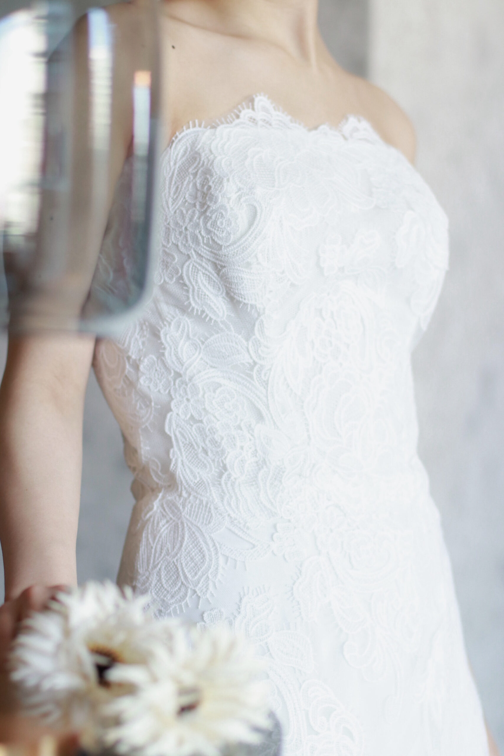 ザマークグランドホテルで結婚式を挙げられる埼玉花嫁におすすめしたいモニークルイリエの新作ウェディングドレスはマーメイドラインのシルエットが美しい一着