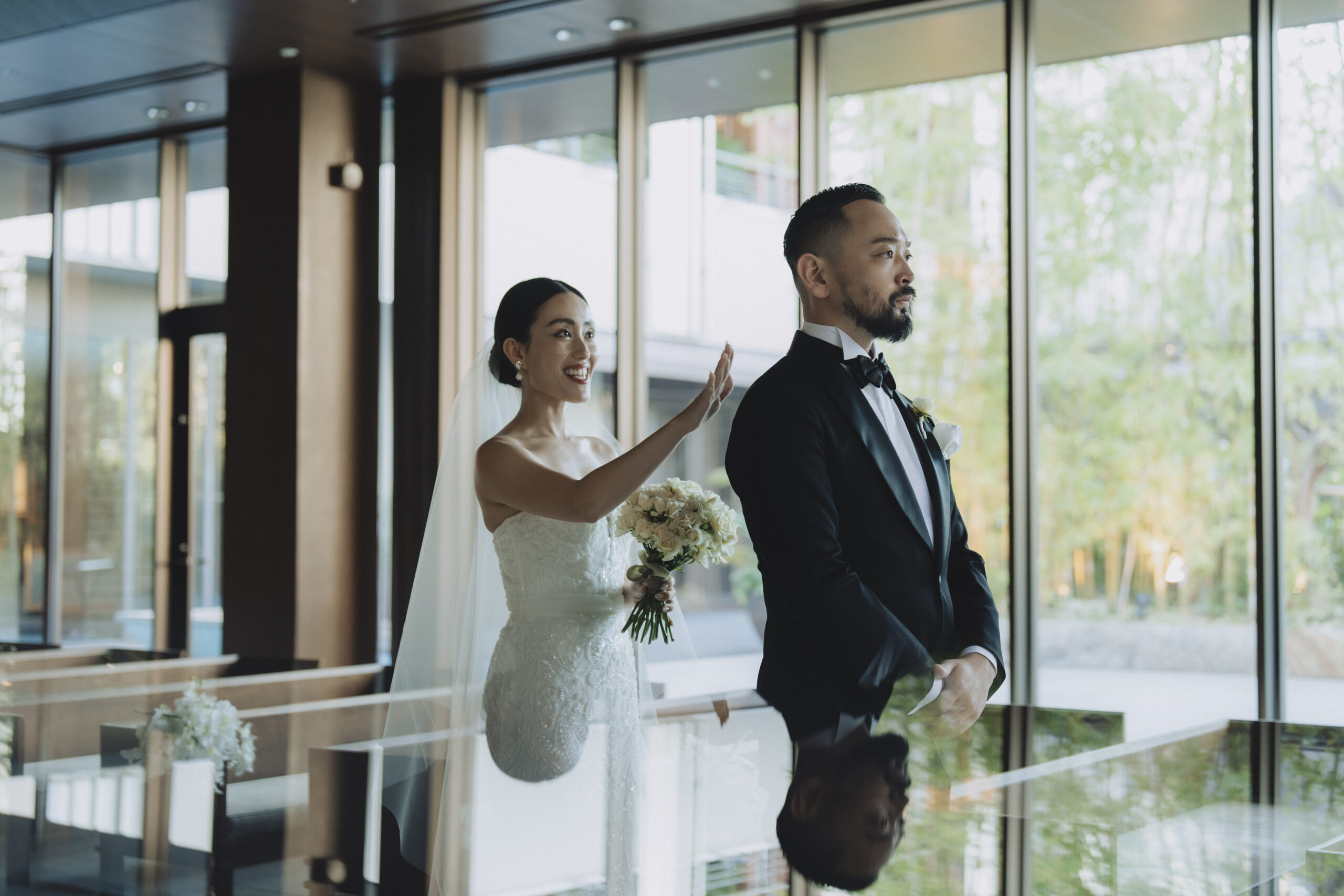 オリエンタルホテル神戸にてナイトウェディングパーティーを挙げられたお二人のご様子を紹介いたします