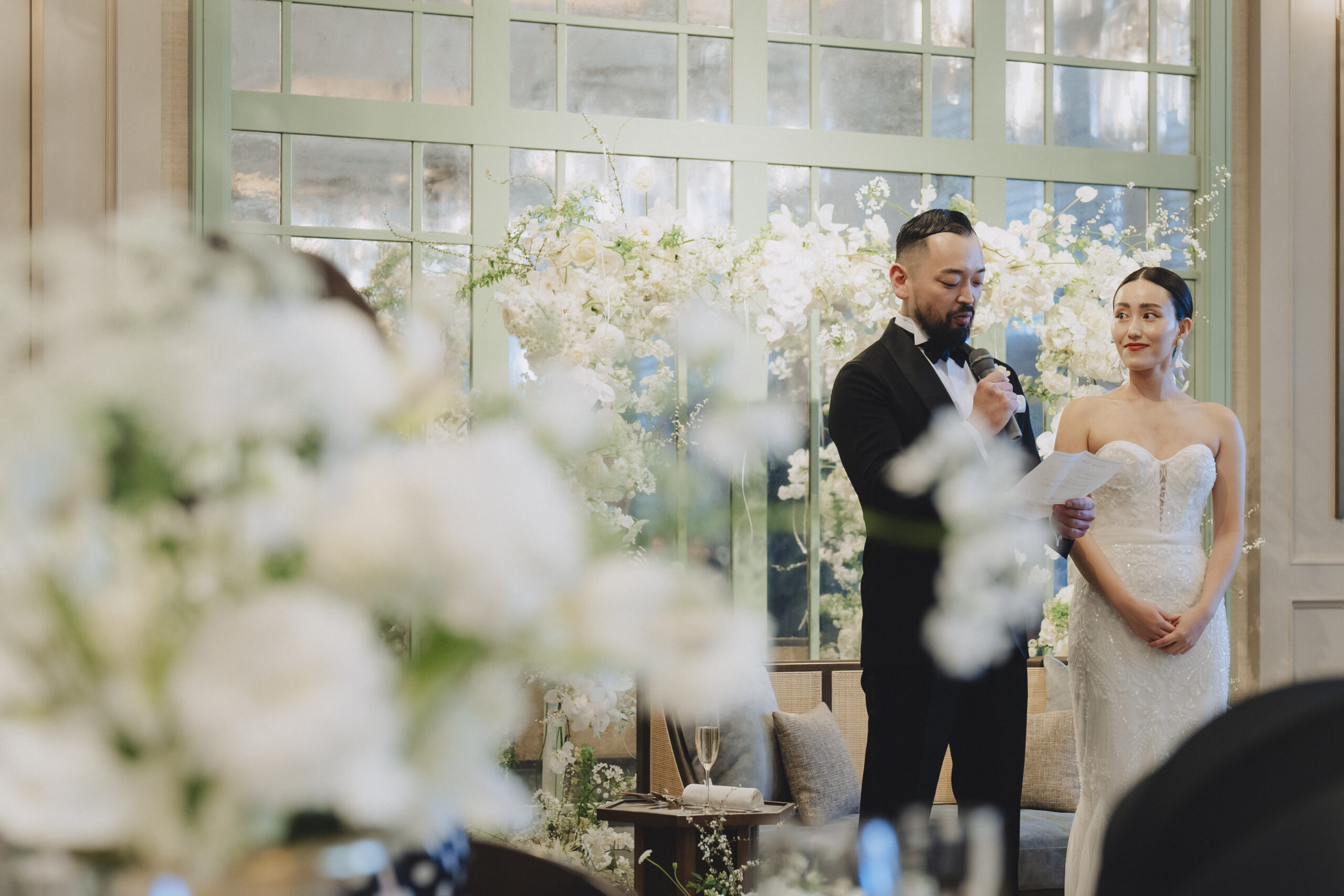 オリエンタルホテル神戸の新しい披露宴会場(ザ オリエンタルルーム)にてお洒落でファッショナブルなパーティーを挙げられたお二人をご紹介します