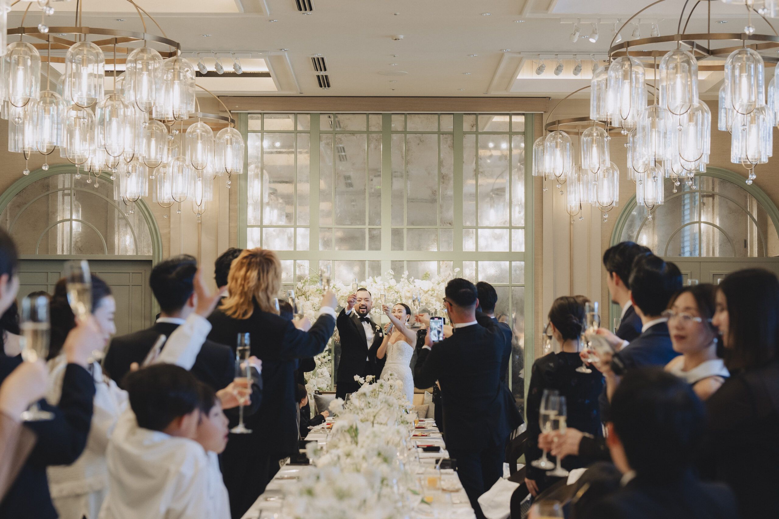 オリエンタルホテル神戸にて、海外ウェディングのような披露宴パーティーを挙げられたお二人をご紹介します