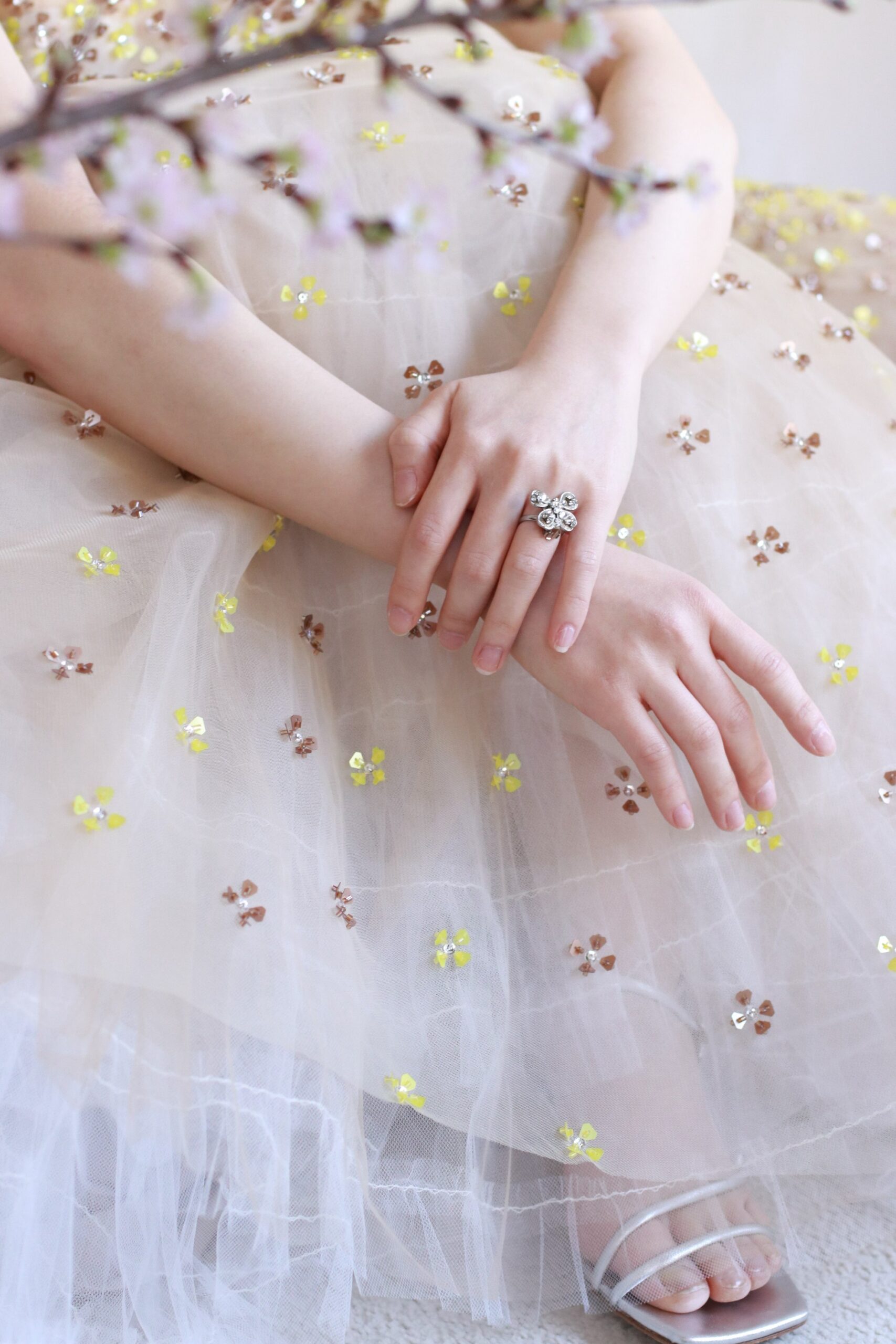 THE TREAT DRESSINGではお二人のパーティーイメージはもちろん、花嫁がなりたい姿を一緒に想像し あなただけのブライズスタイルをご提案いたします。 花嫁の自信が満ち溢れる美しい世界がもっと広がりますように。