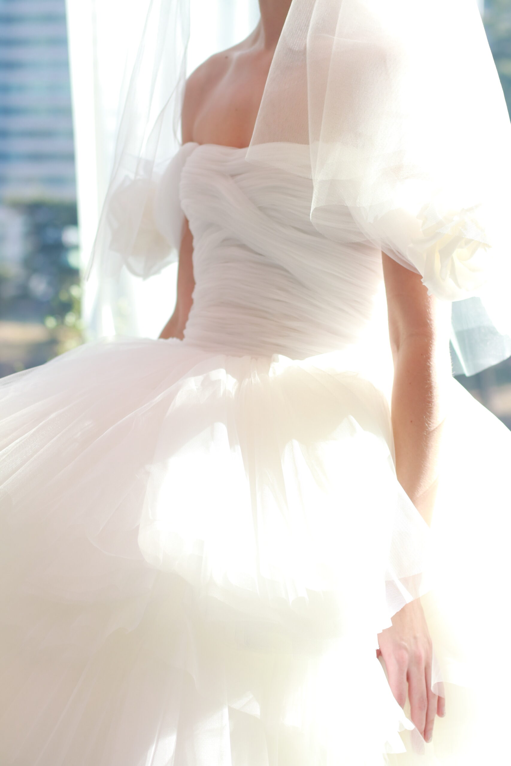 パリのオートクチュールブランド、ジャンバティスタヴァリよりパレスホテル東京の花嫁におすすめのプリンセスラインのウェディングドレスをご紹介いたします。