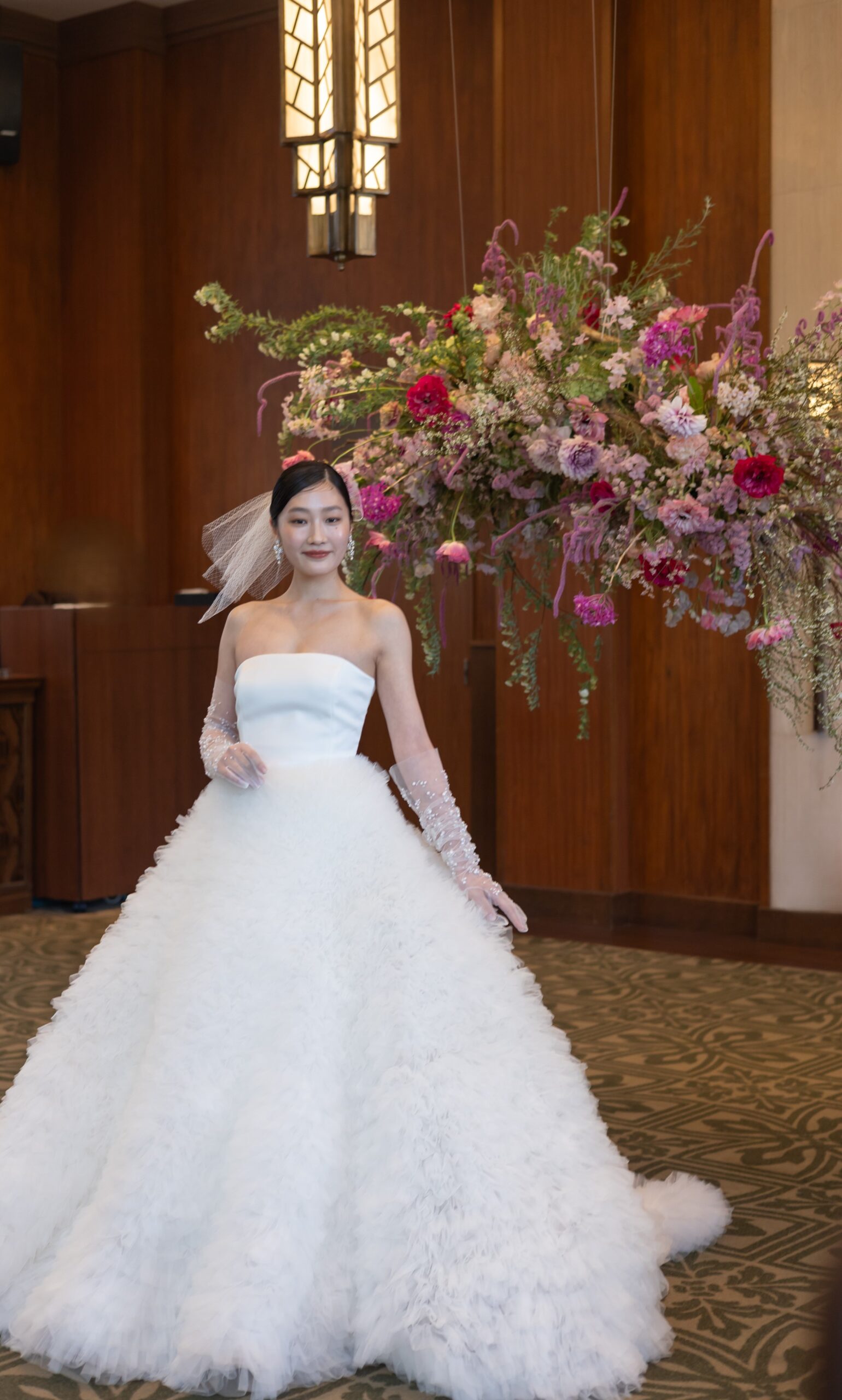 トレンドのもこもこウェディングドレスは2WAY仕様になっているため、関西花嫁にとても人気のドレスです