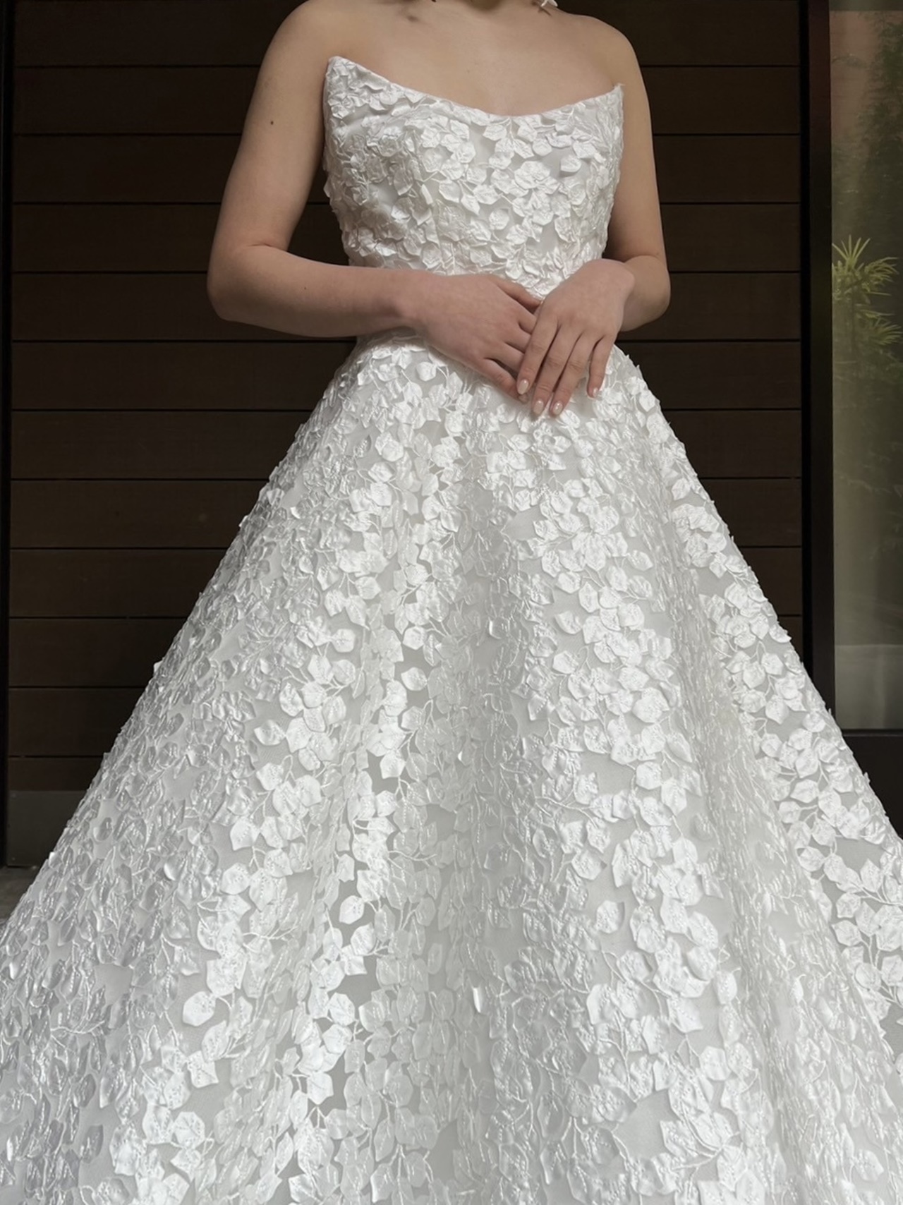 周りの人とかぶらない花柄のデザインは福岡市内の結婚式場であるWITH THE STYLE福岡、THE LUINGANSのおしゃれな空間にマッチします