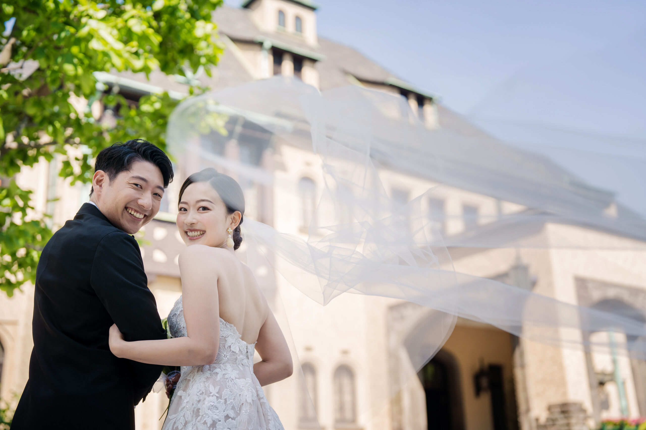 東京の人気ドレスショップTHE TREAT DRESSINGの提携会場、赤坂プリンスクラシックハウスでまるで海外ウェディングのような上質でエレガントな結婚式を挙げられたご新郎ご新婦様。