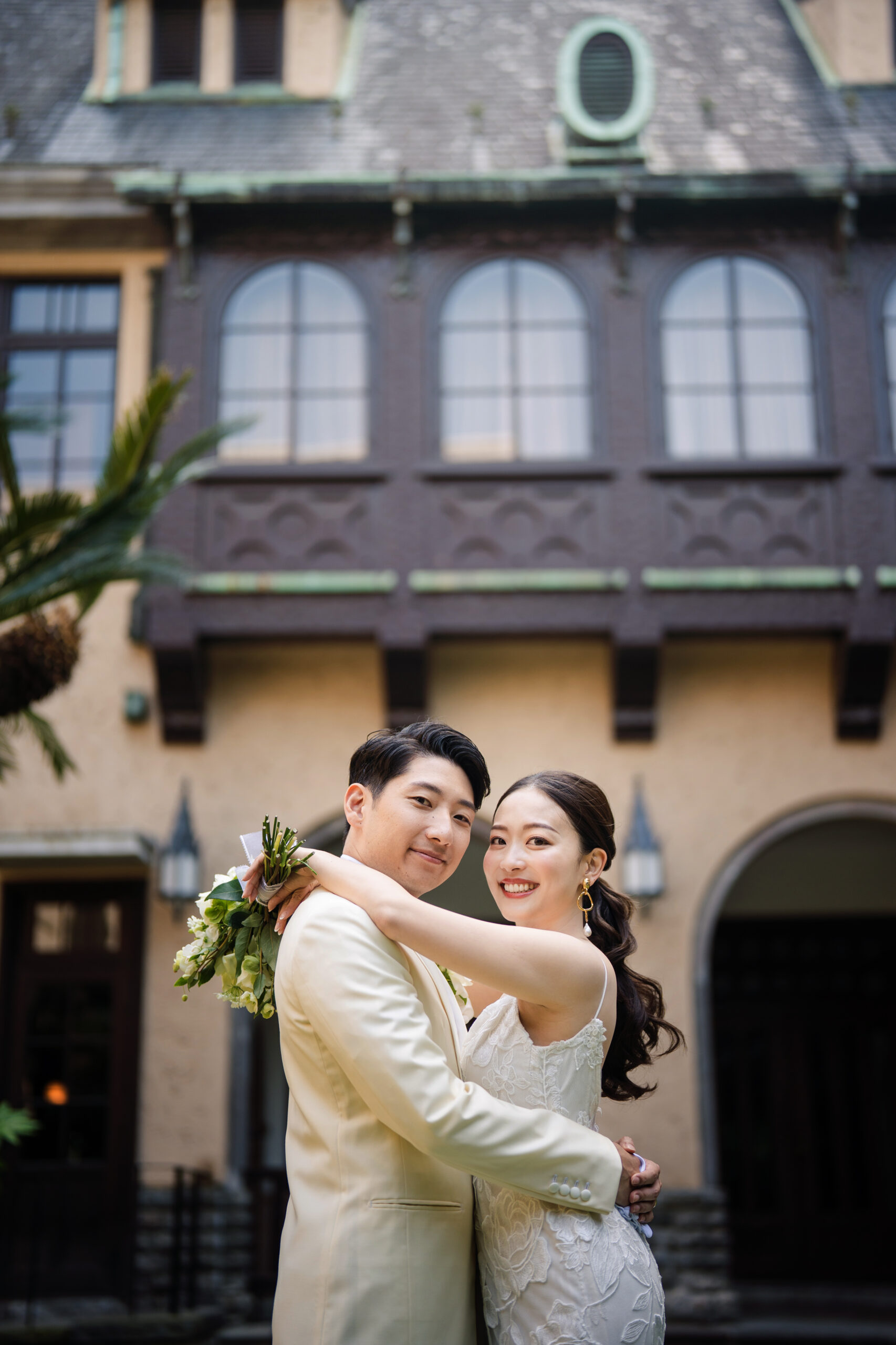 赤坂プリンスクラシックハウスの重厚感溢れる洋館で、まるで海外ウェディングのようなパーティーを挙げられたお二人のご紹介。