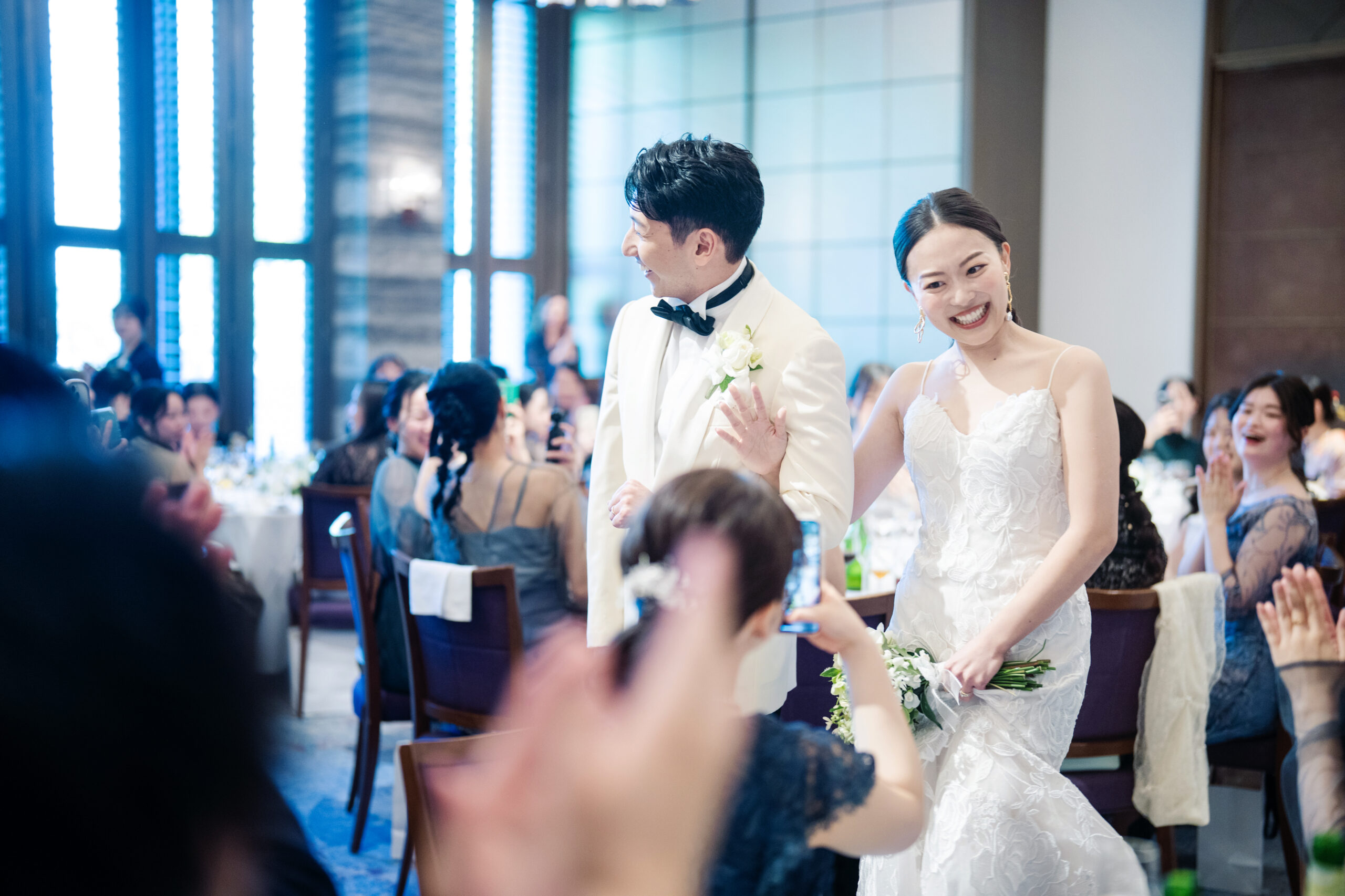 赤坂プリンスクラシックハウスの重厚感溢れる洋館で、ゲスト皆様と近い距離で過ごすアットホームなパーティーの様子