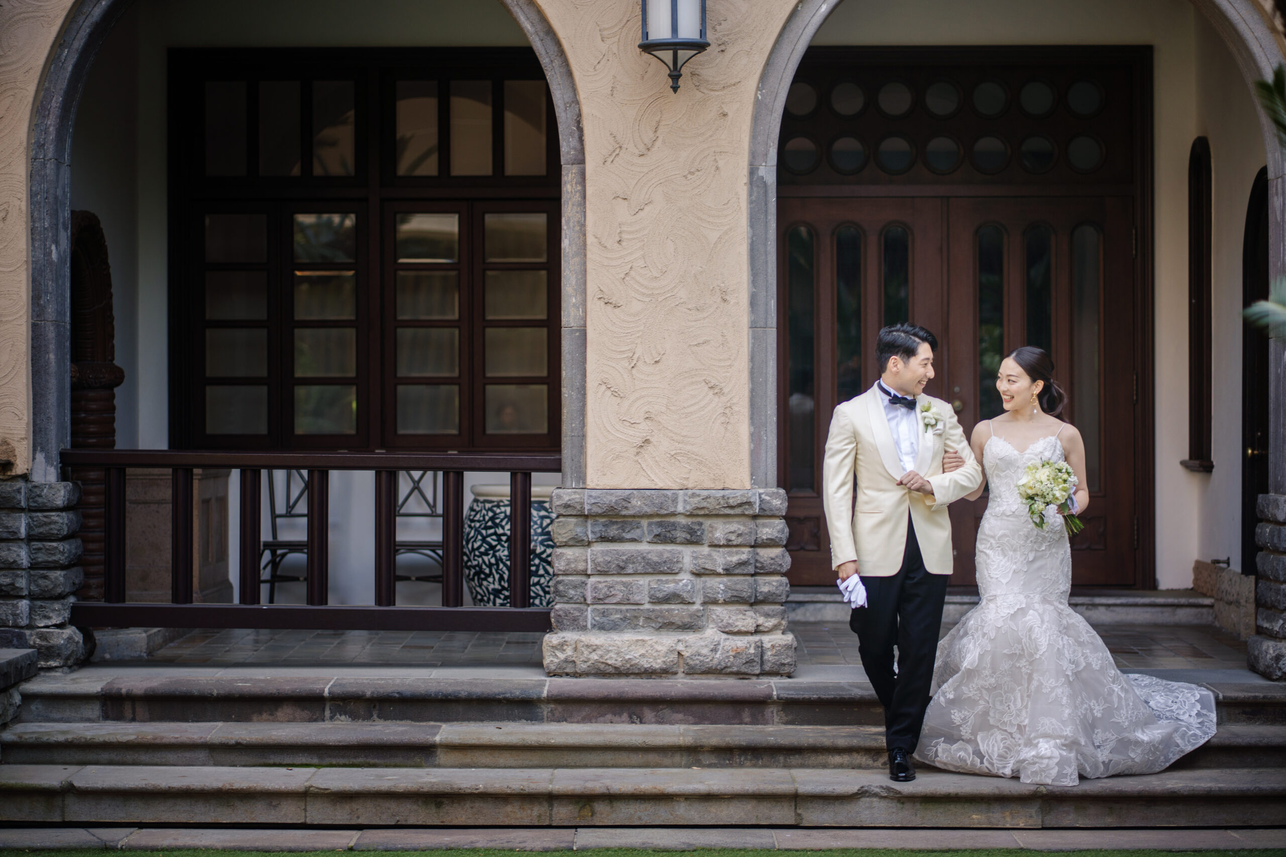 赤坂プリンスクラシックハウスの重厚感溢れる洋館で、まるで海外ウェディングのようなパーティーを挙げられたお二人のご紹介。