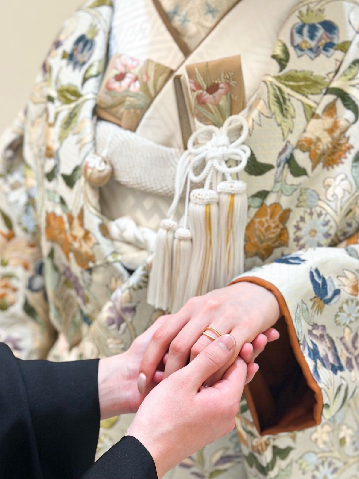 THE TREAT DRESSING 神戸店より、春夏に神戸エリアにてご結婚式を挙げる花嫁におすすめのさわやかで上品な色打掛のご紹介