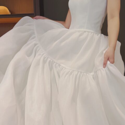 THE TREAT DRESSING(ザ トリート ドレッシング)が10年以上キャリーしているブランドの一つアムサーラの新作ウェディングドレスのご紹介。