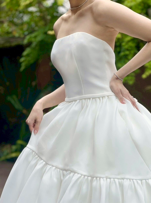 ザトリートドレッシングがセレクトするアムサーラの新作ウェディングドレスはプリンセスラインのシルエットです