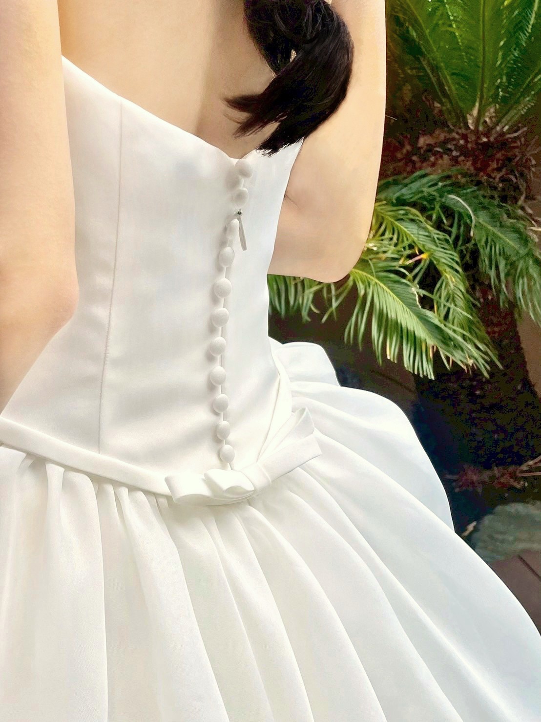 ウエストラインからヒップラインまでのシルエットが美しいプリンセスラインのウェディングドレス